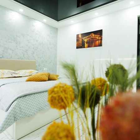 Archi'S Apartament Galaţi Екстериор снимка